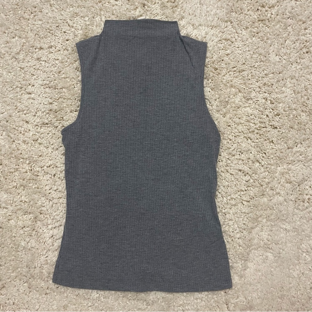 🌸SALE🌸 Garage Turtle Neck Tank